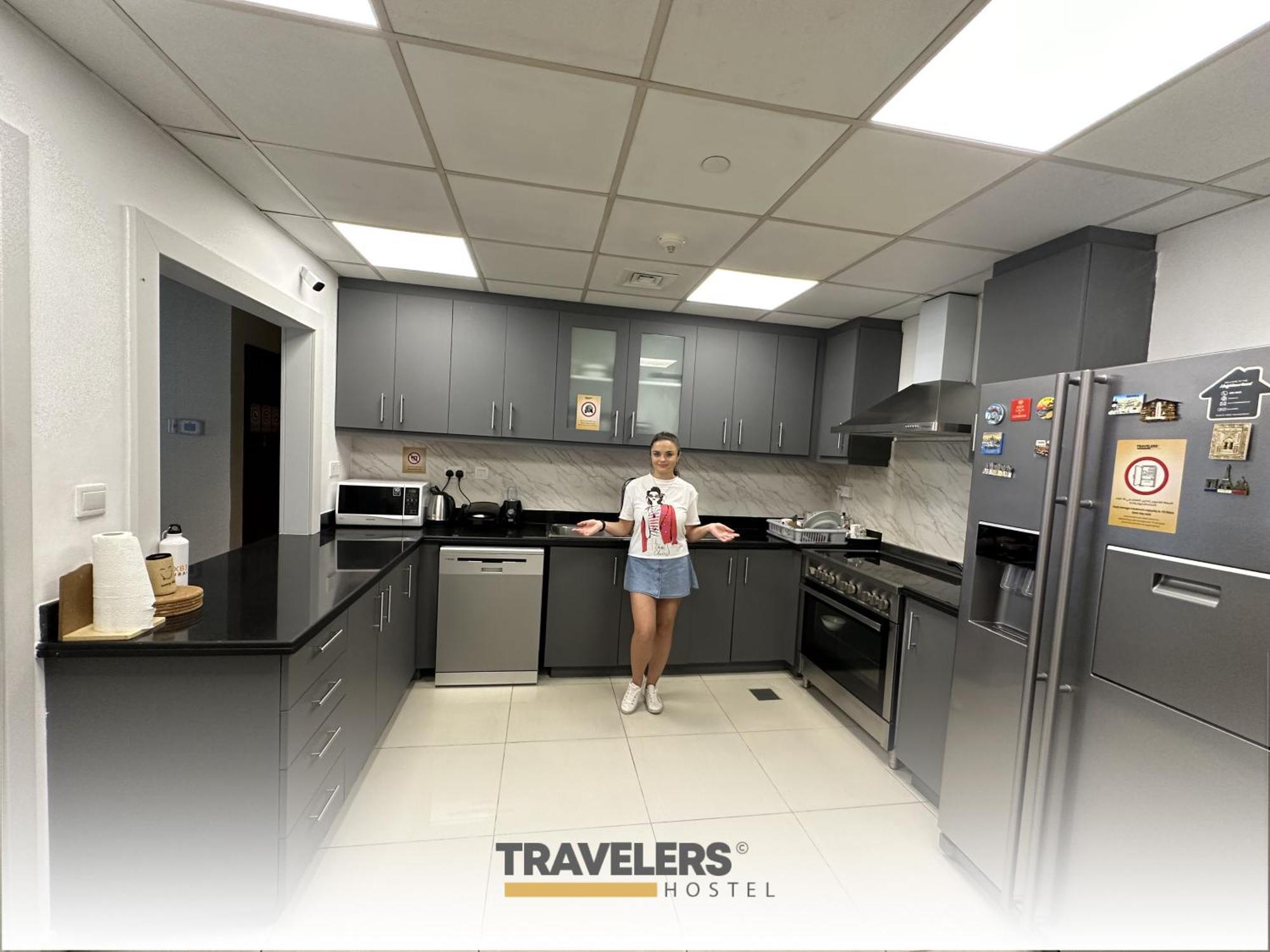 Travelers - Dubai Marina Hostel 외부 사진