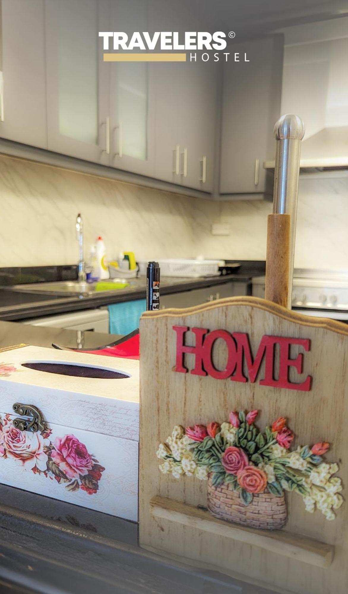 Travelers - Dubai Marina Hostel 외부 사진